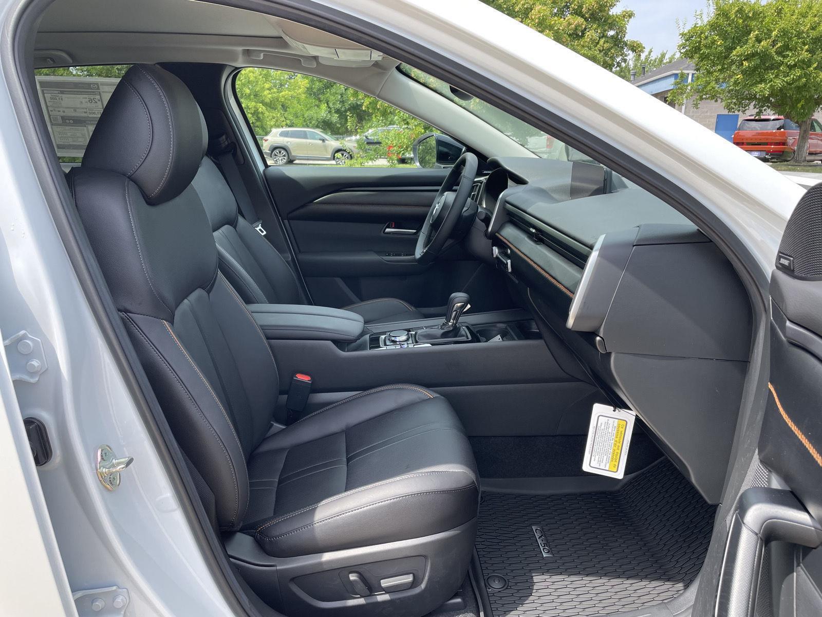 Vehicle photo 18