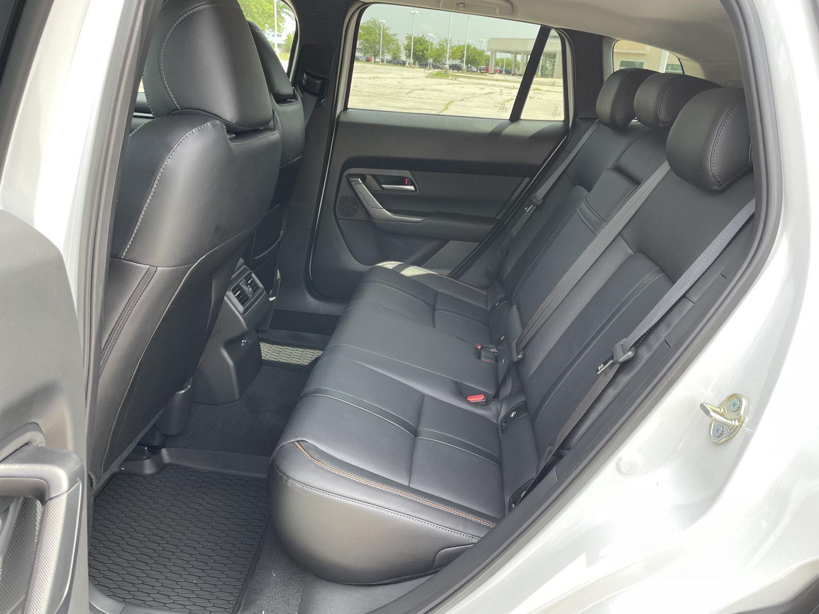 Vehicle photo 19
