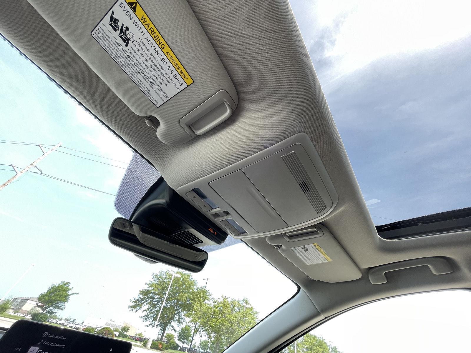 Vehicle photo 20