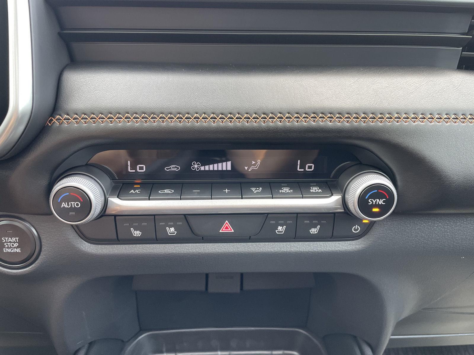 Vehicle photo 25