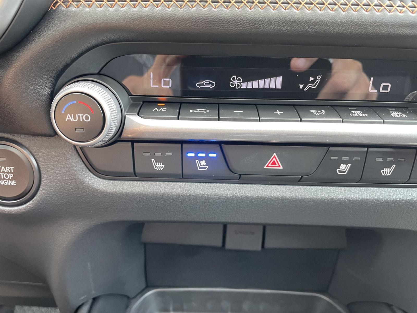 Vehicle photo 27