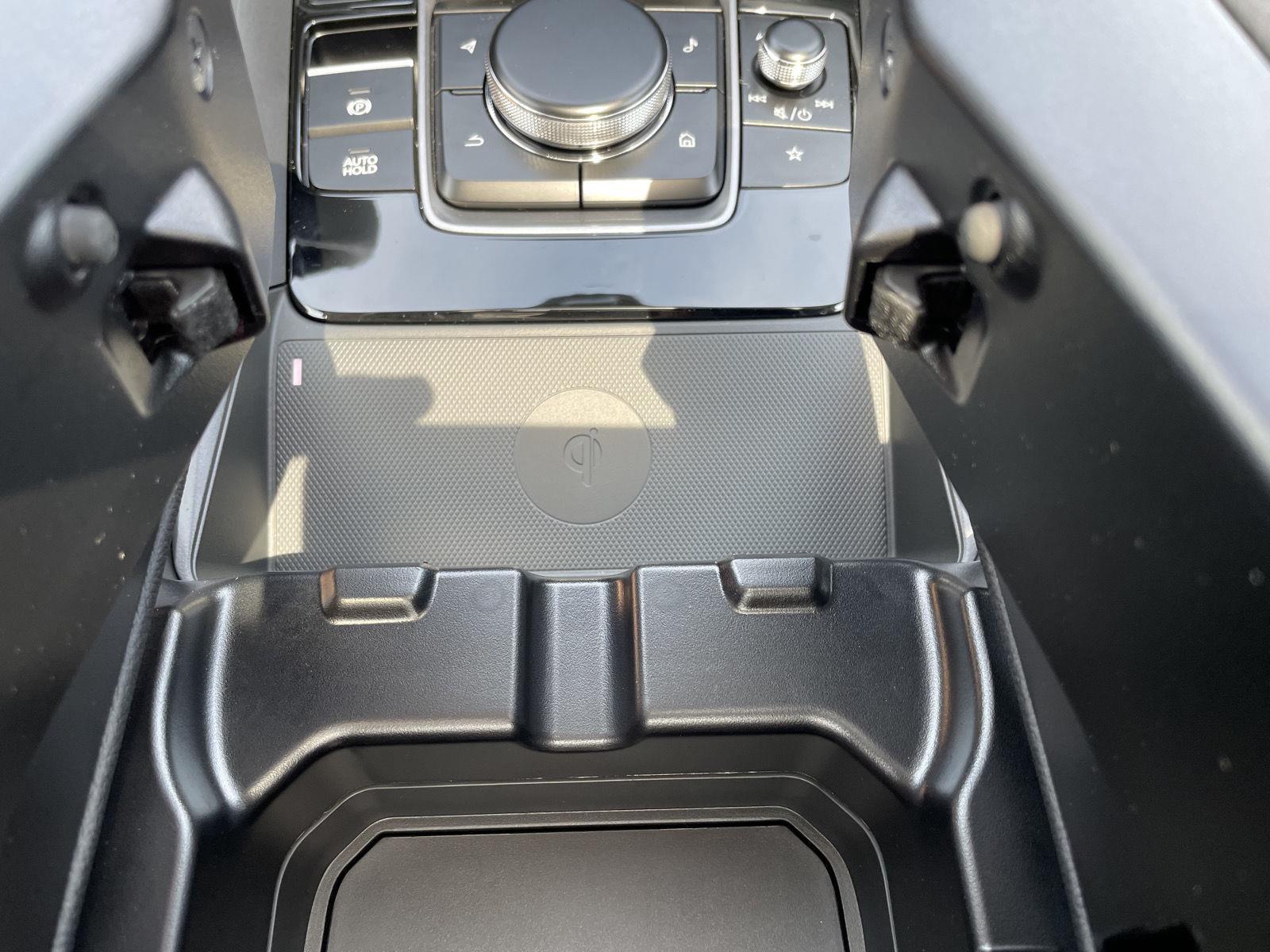 Vehicle photo 30