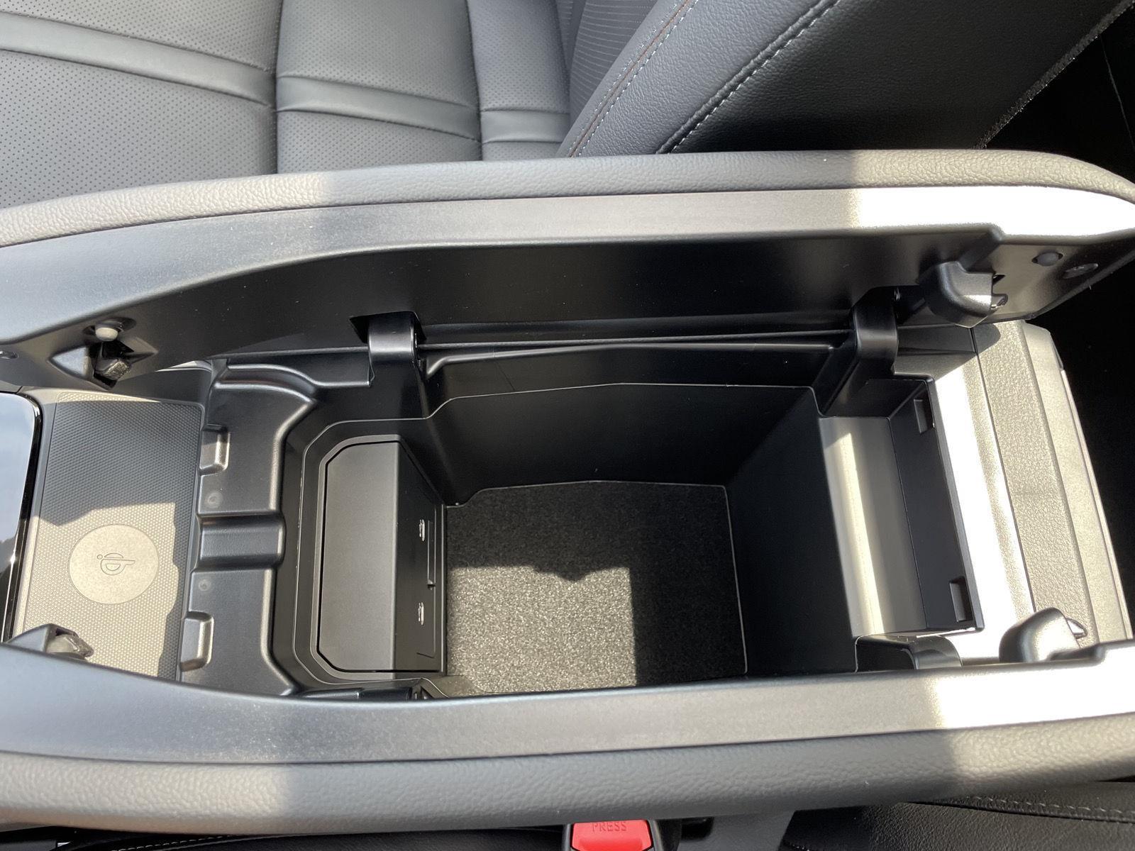 Vehicle photo 31
