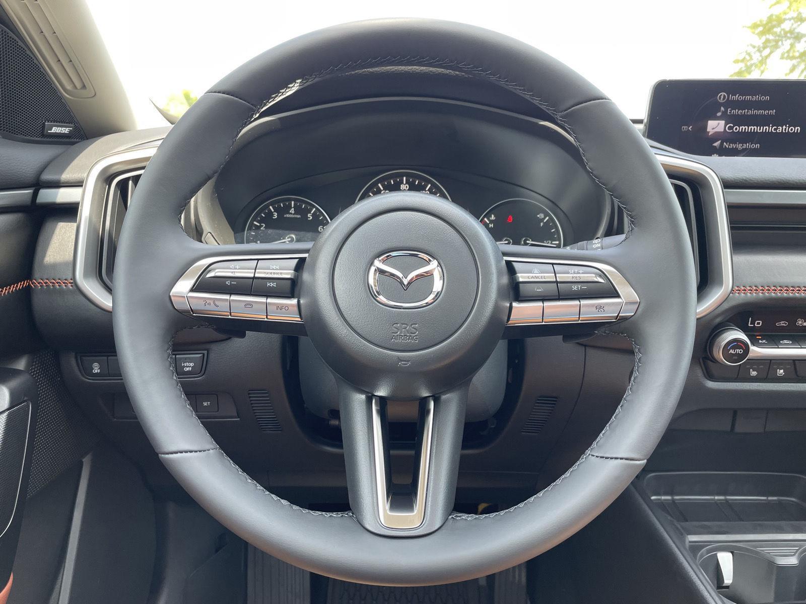 Vehicle photo 11