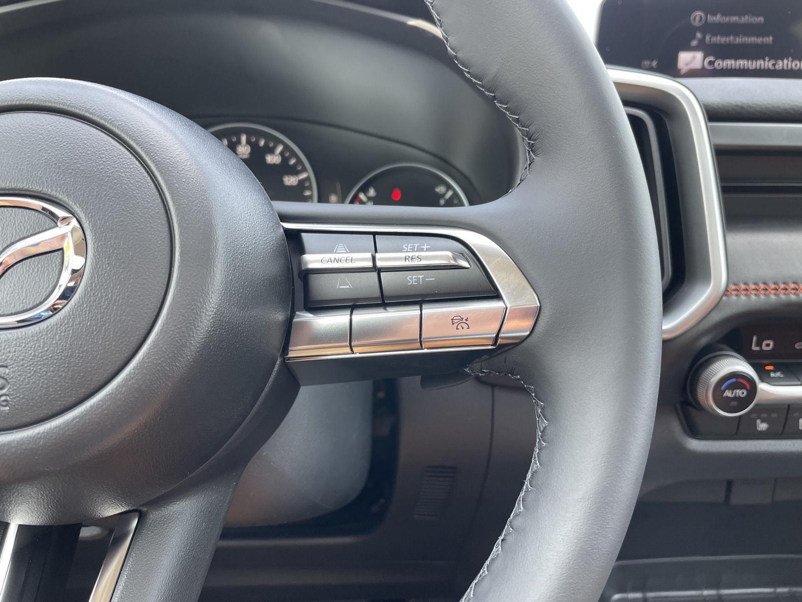 Vehicle photo 13