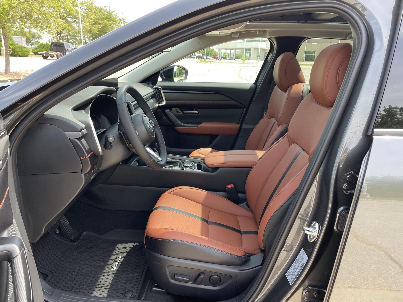 Vehicle photo 16