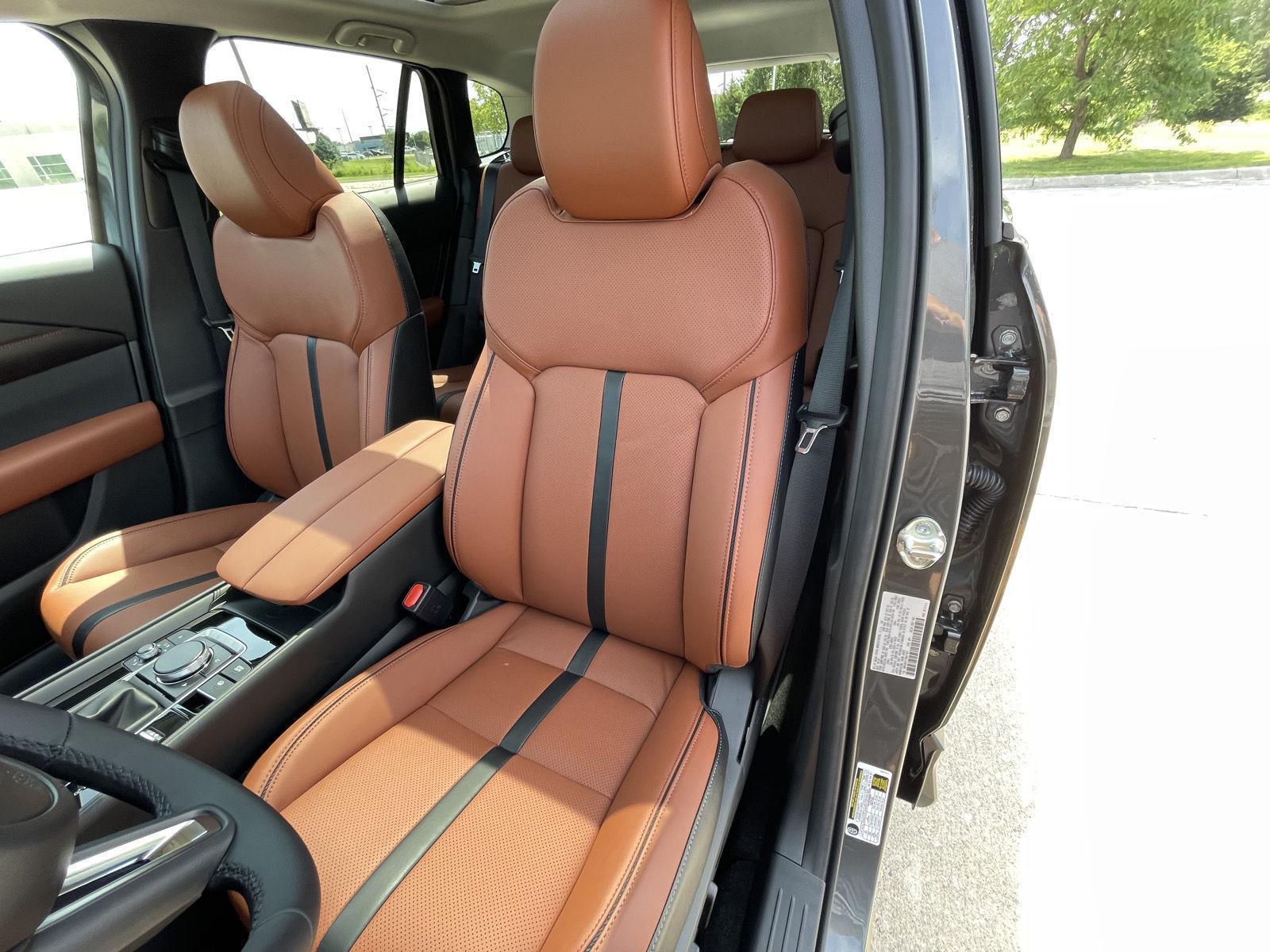 Vehicle photo 17