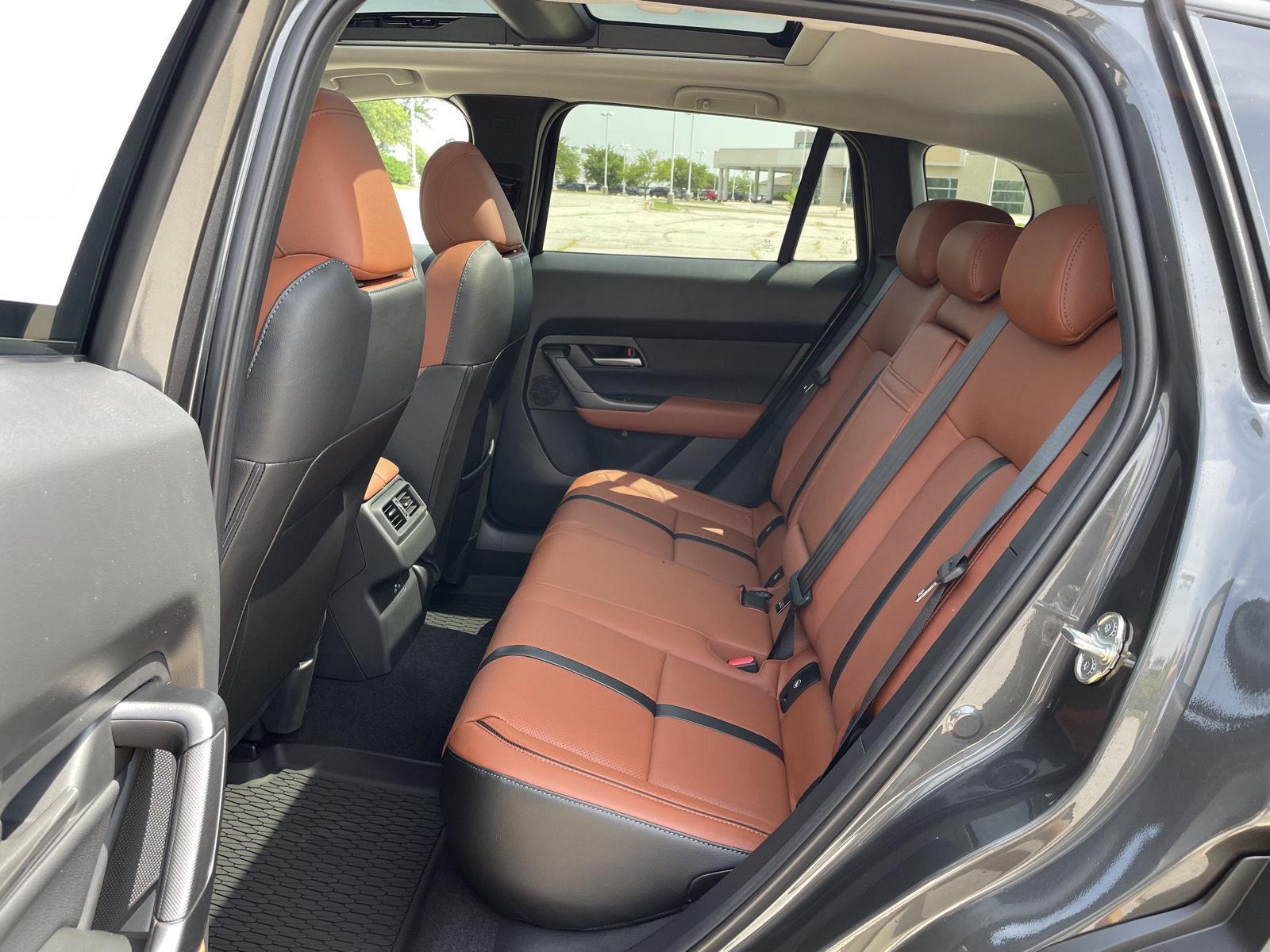 Vehicle photo 19
