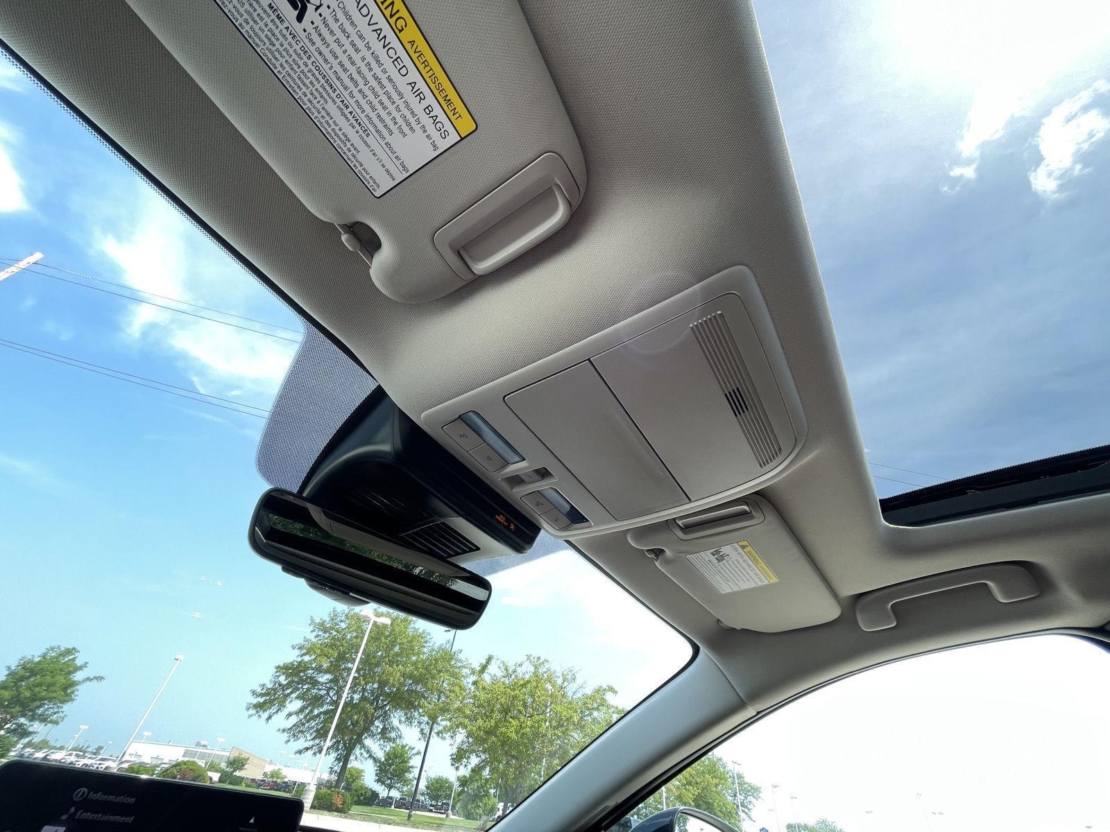 Vehicle photo 20