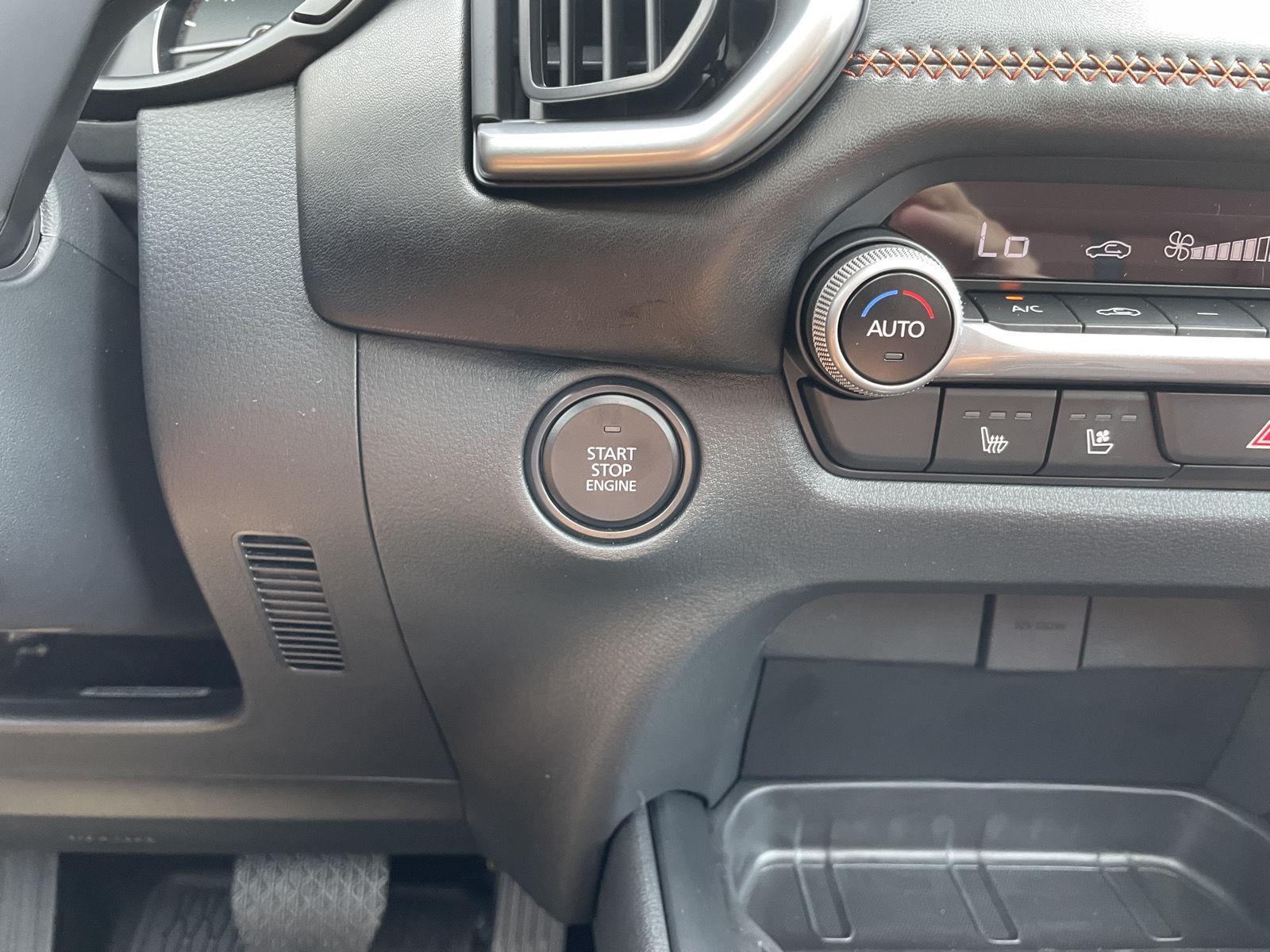 Vehicle photo 24
