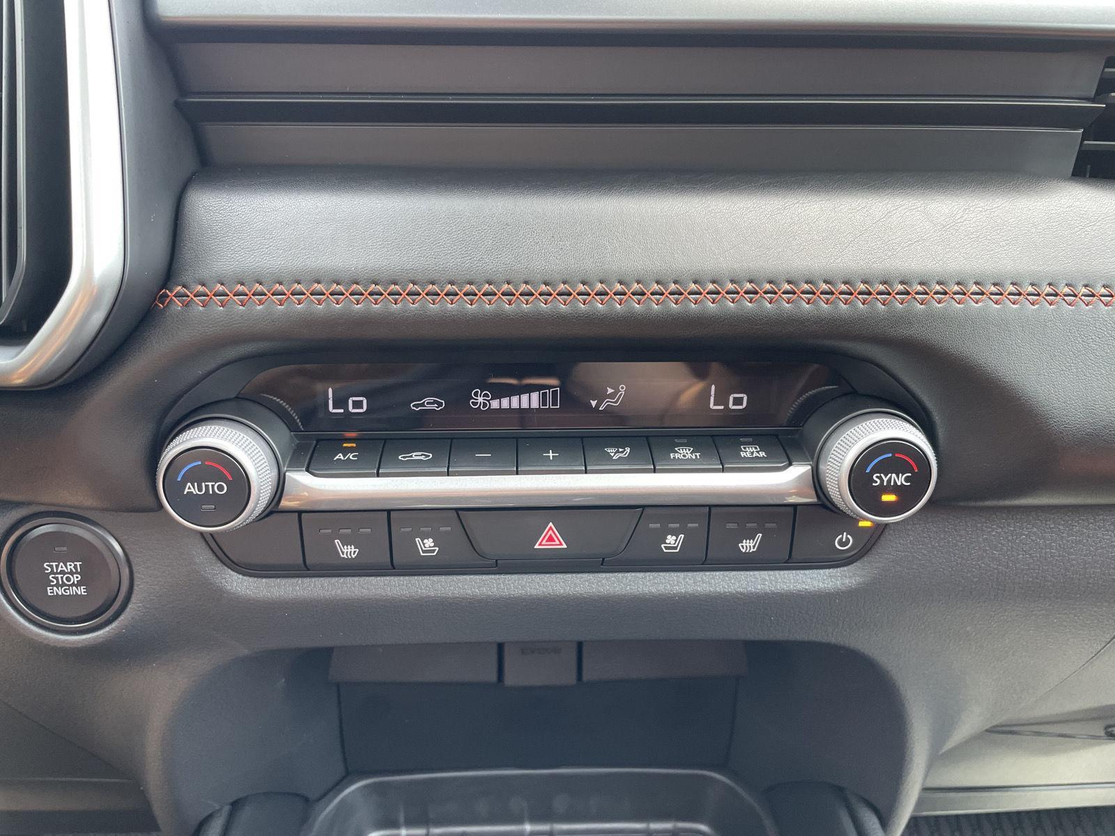 Vehicle photo 25