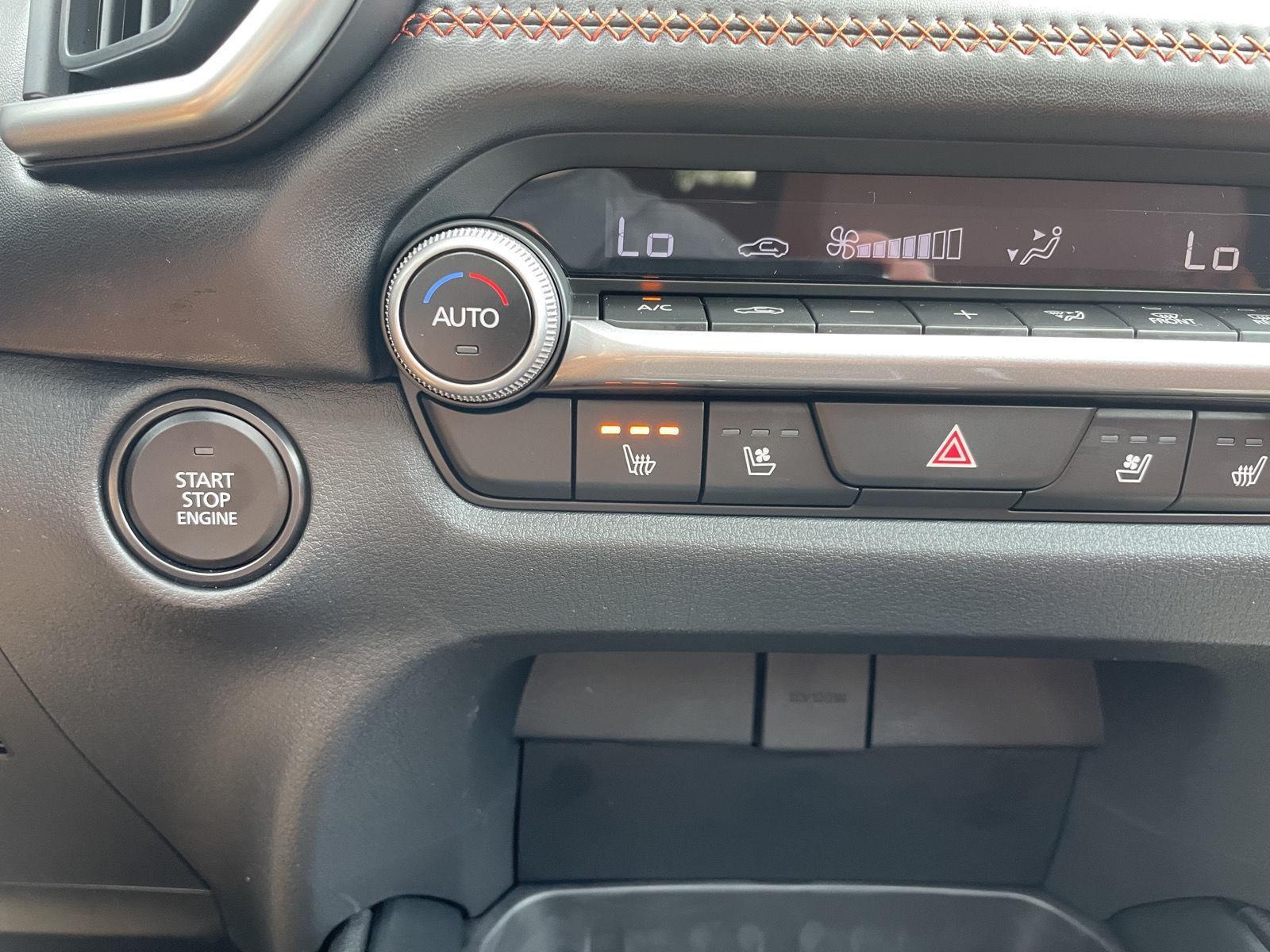 Vehicle photo 26