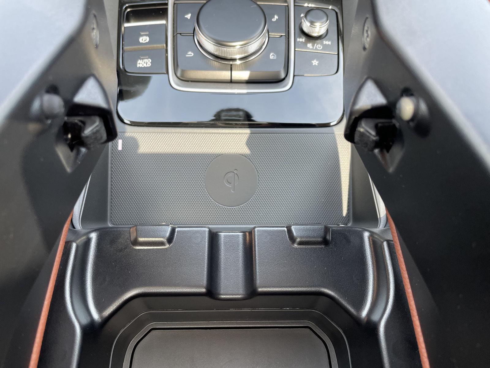 Vehicle photo 30