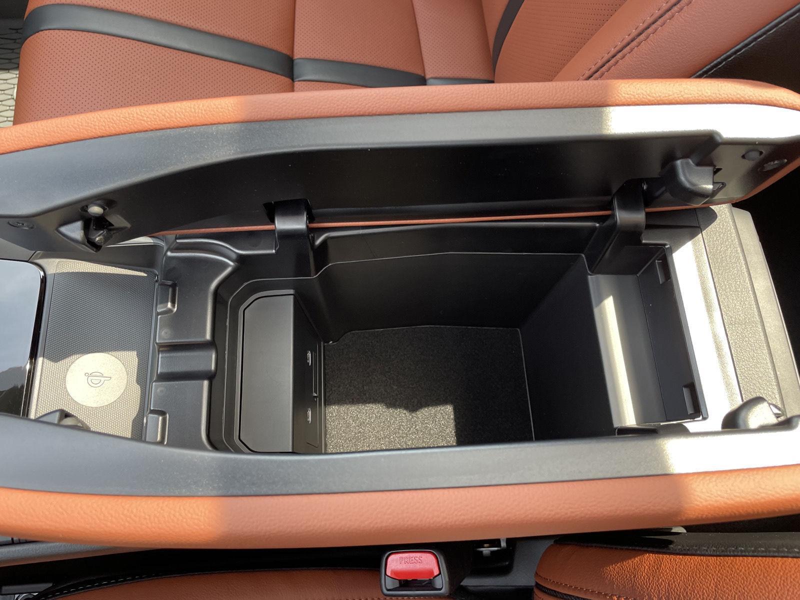 Vehicle photo 31
