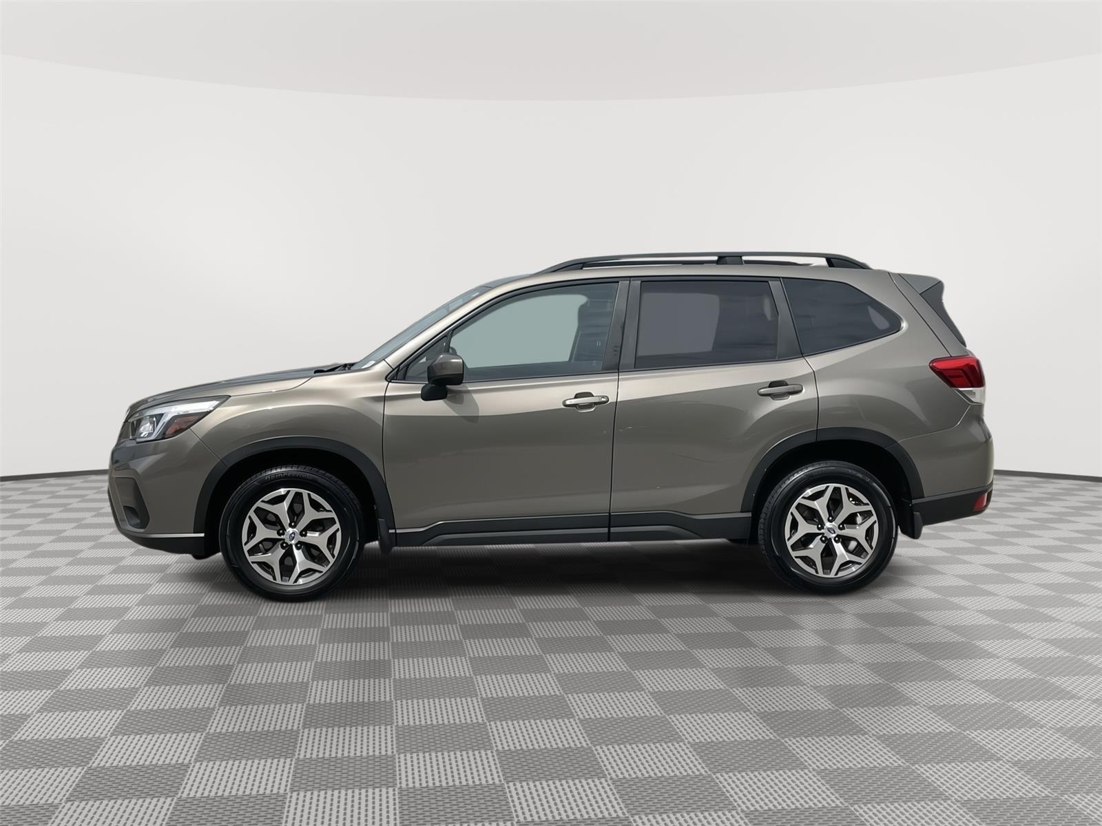Vehicle photo 2