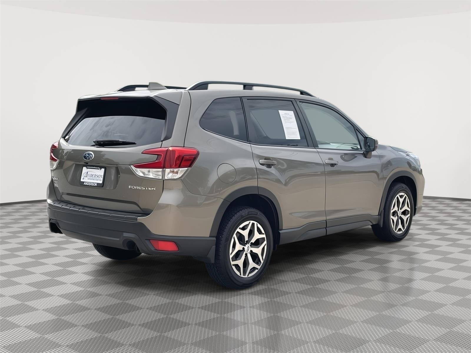 Vehicle photo 7