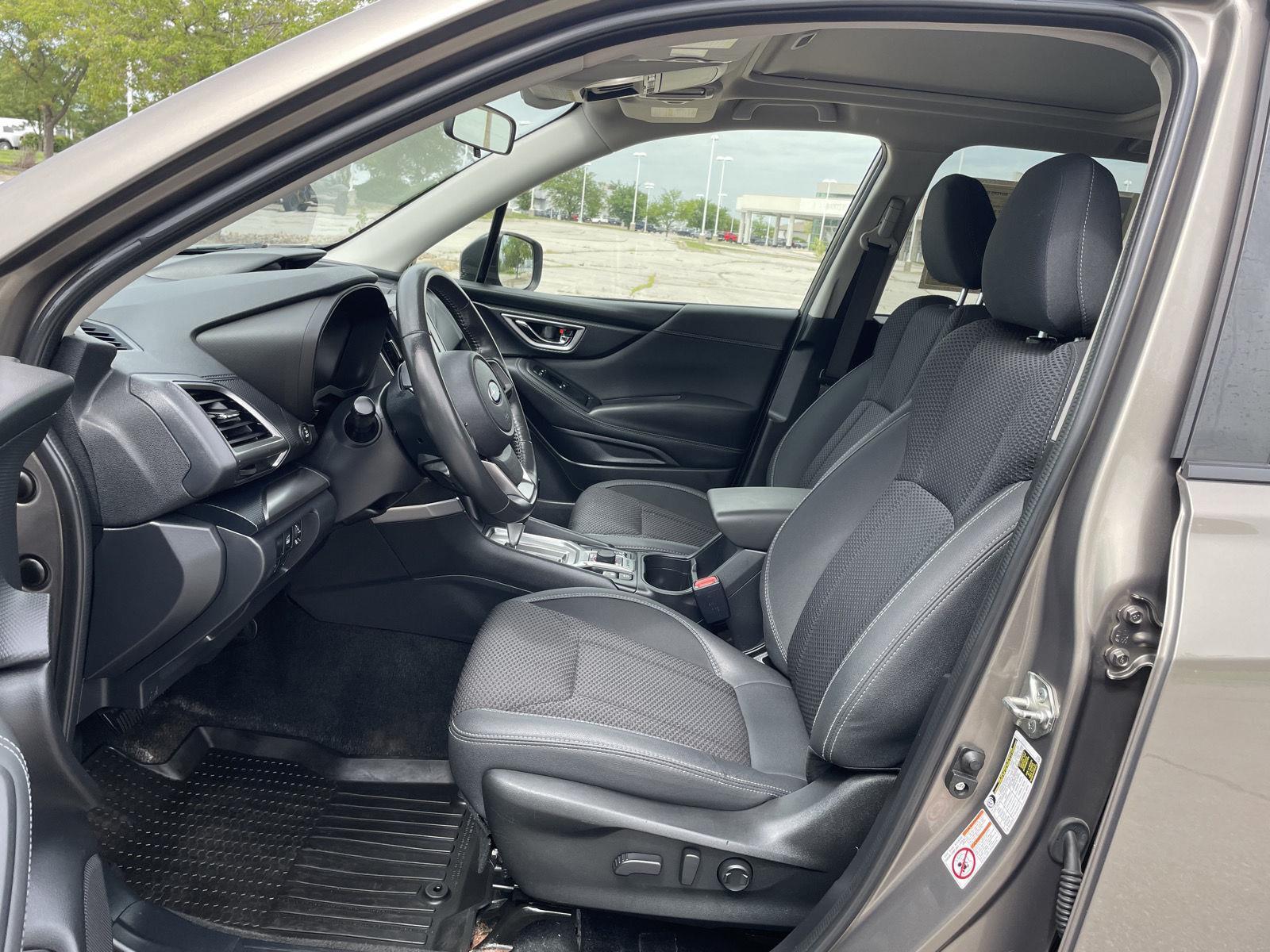 Vehicle photo 17