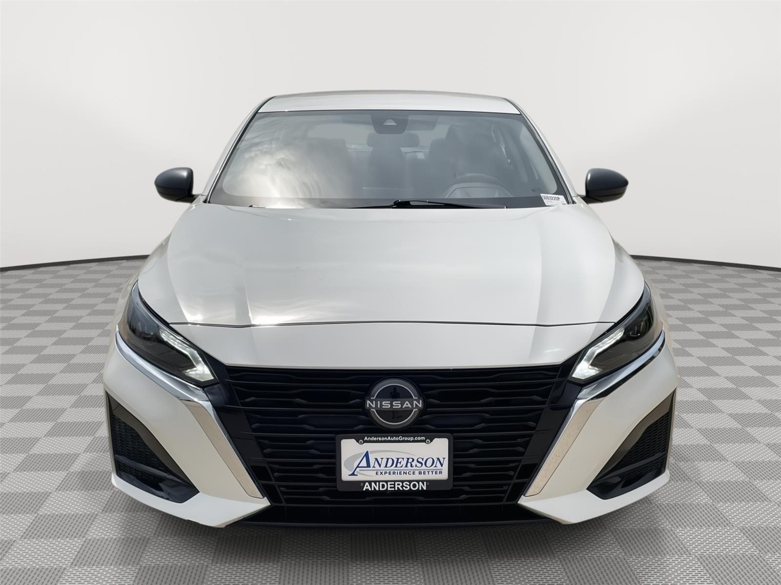 Vehicle photo 4