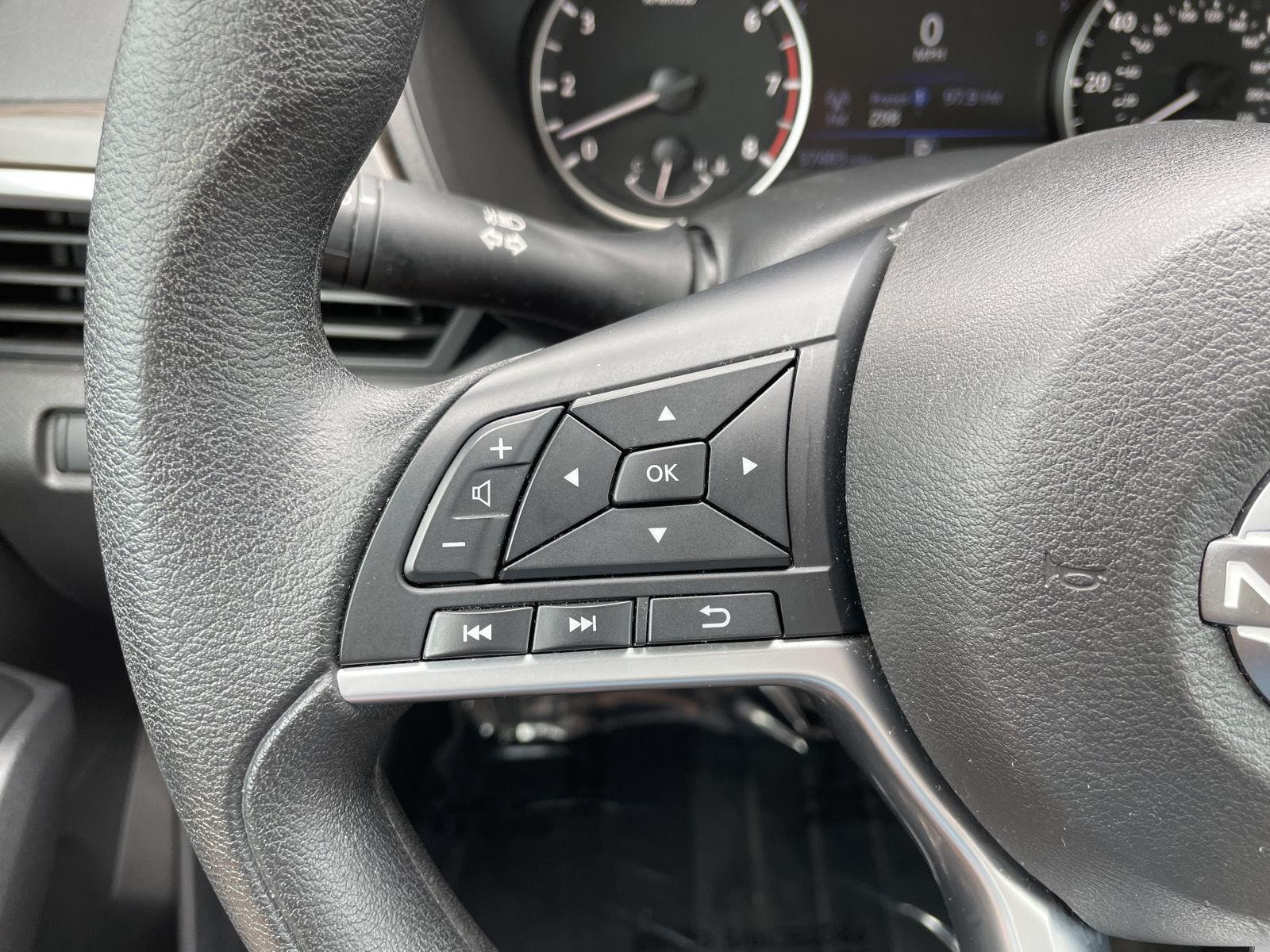 Vehicle photo 13