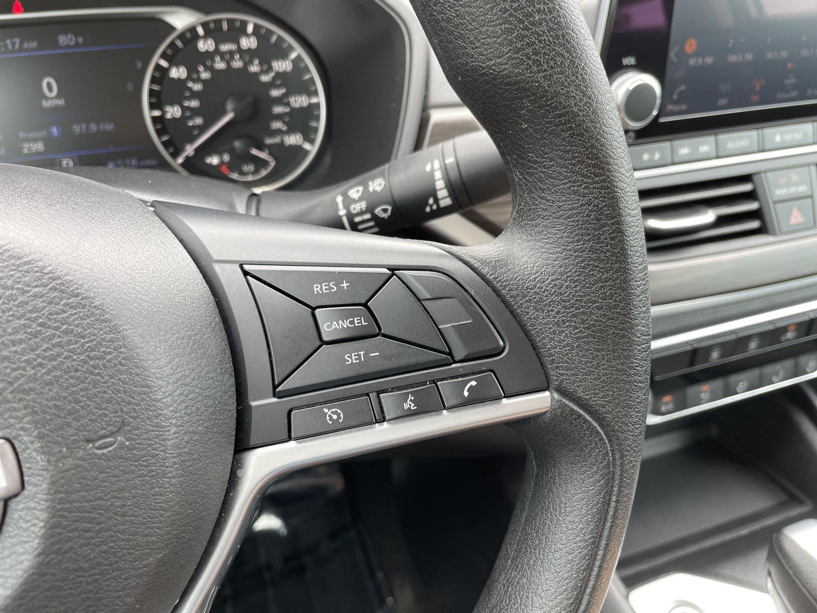 Vehicle photo 14