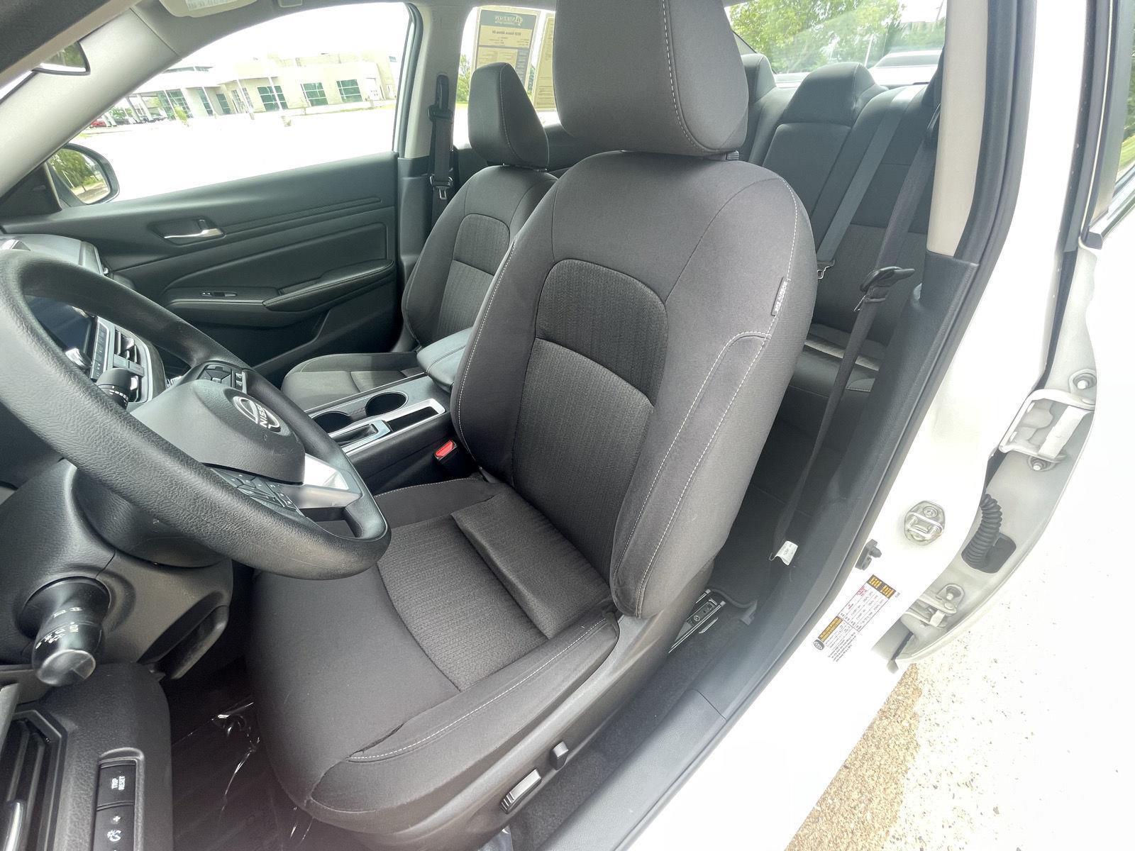 Vehicle photo 18