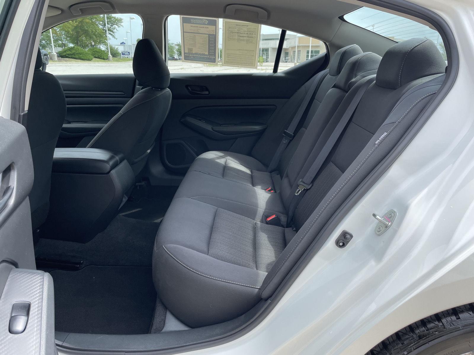 Vehicle photo 20