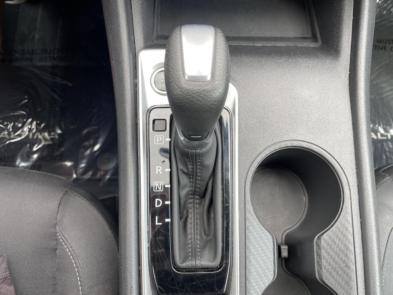 Vehicle photo 23