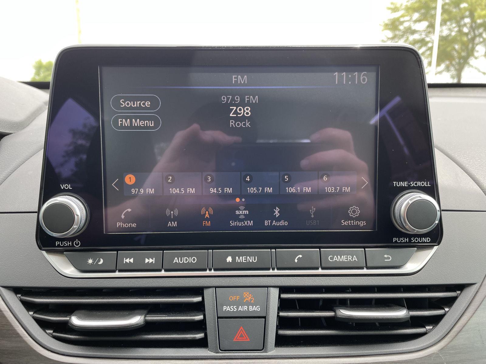Vehicle photo 28