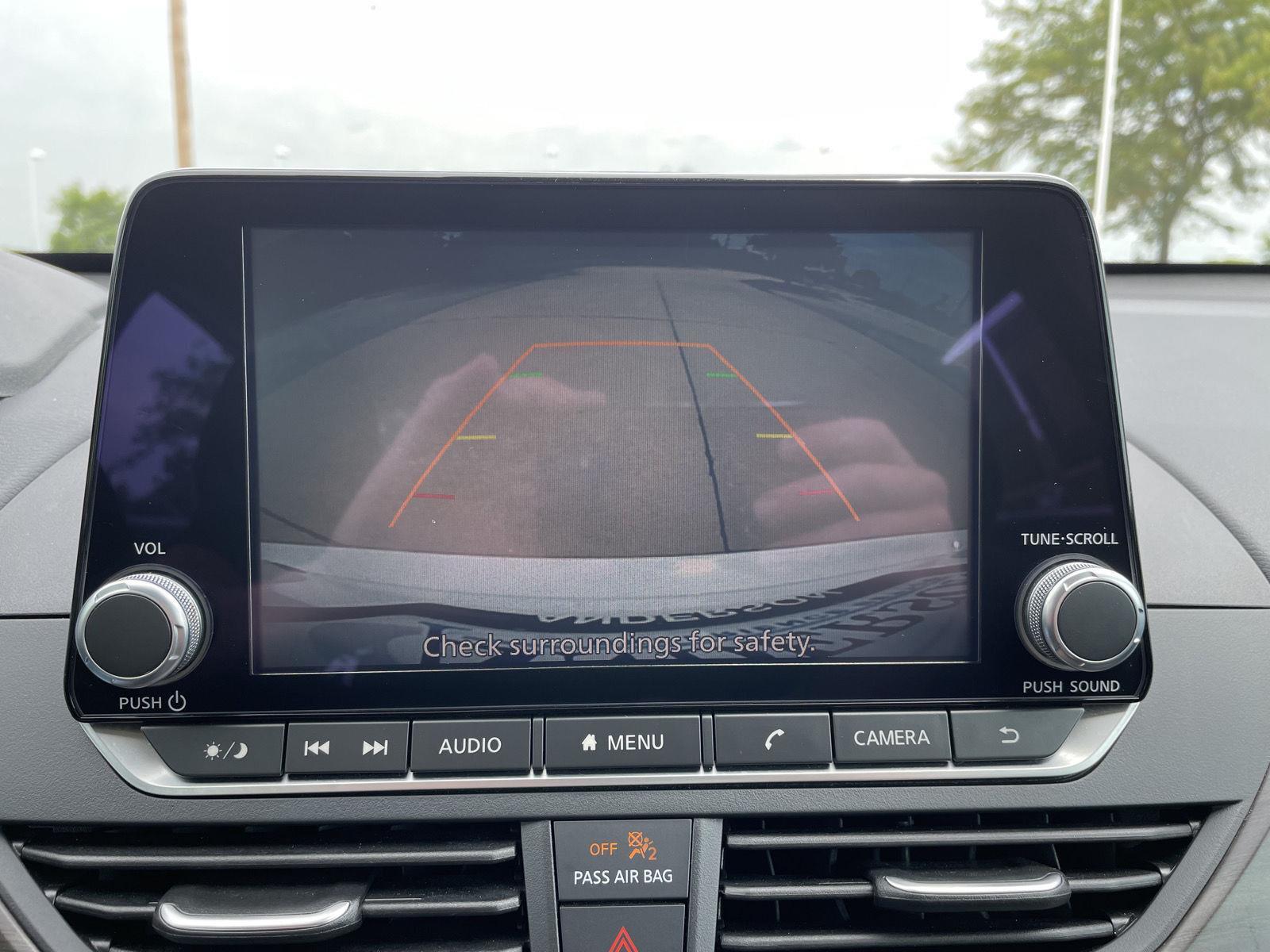 Vehicle photo 29