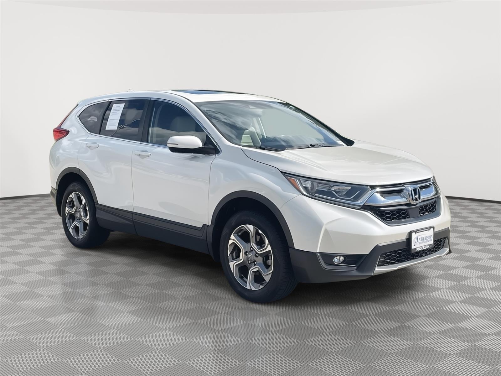 Vehicle photo 5