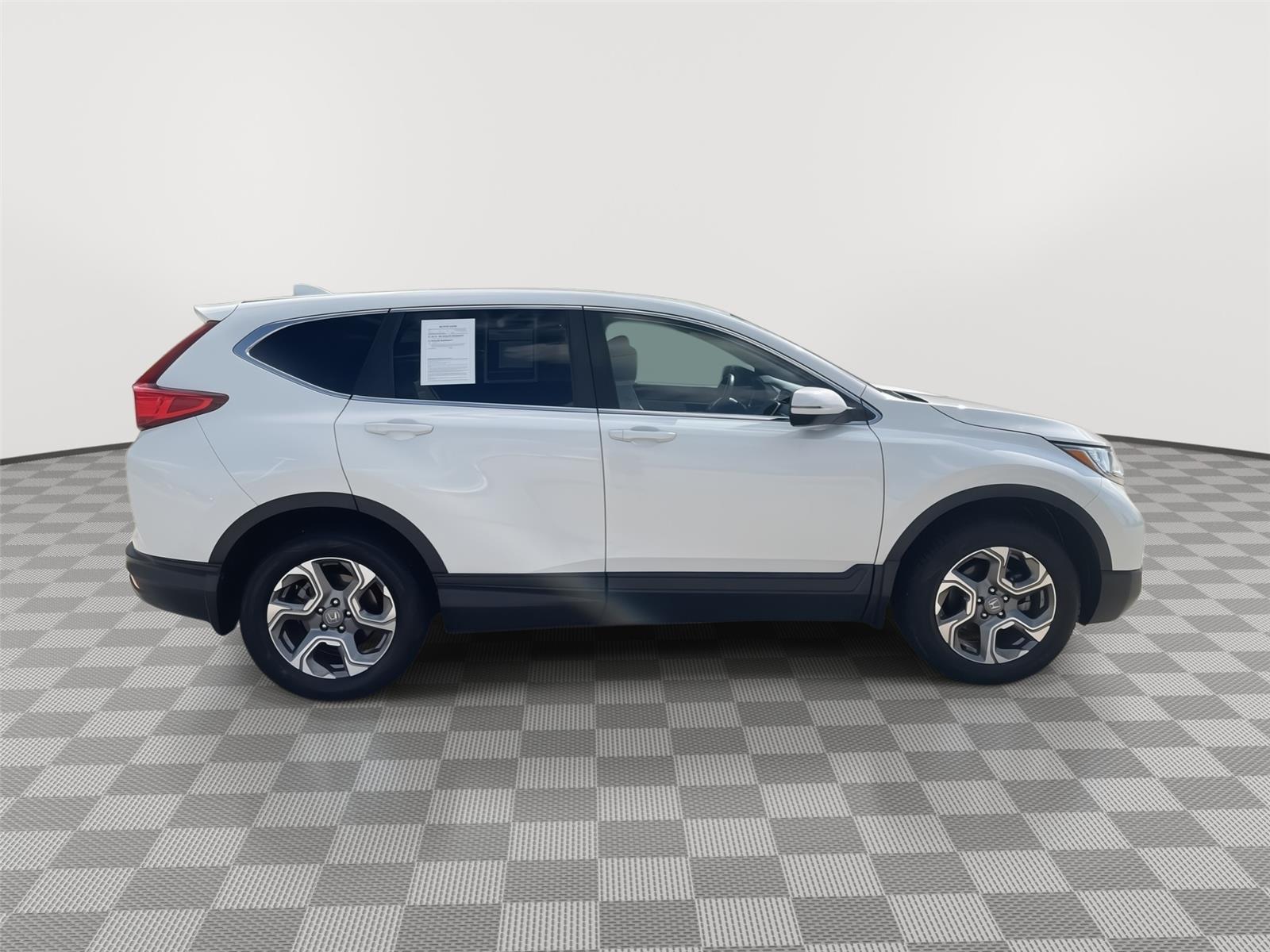 Vehicle photo 6