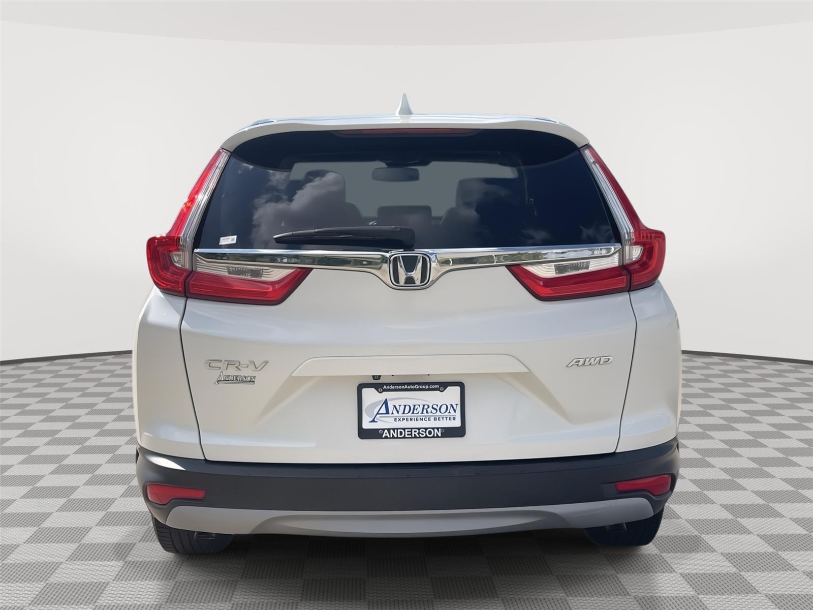 Vehicle photo 8