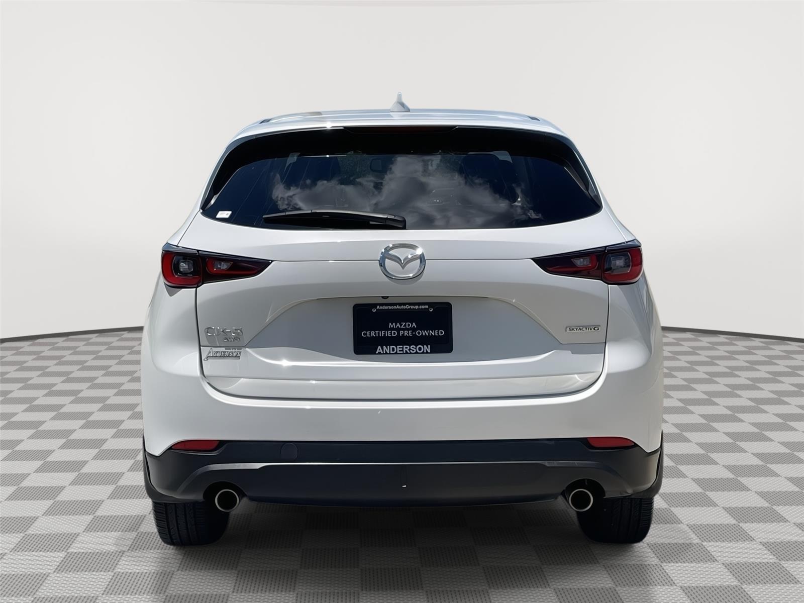 Vehicle photo 8
