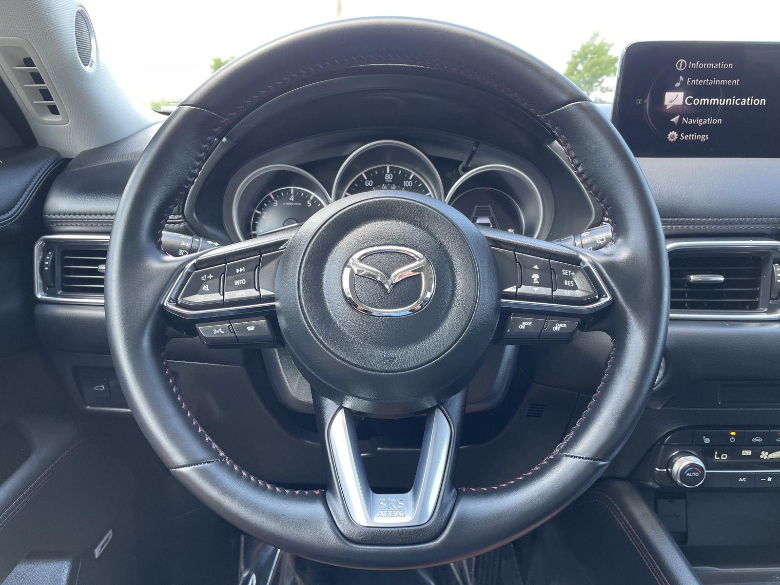 Vehicle photo 12
