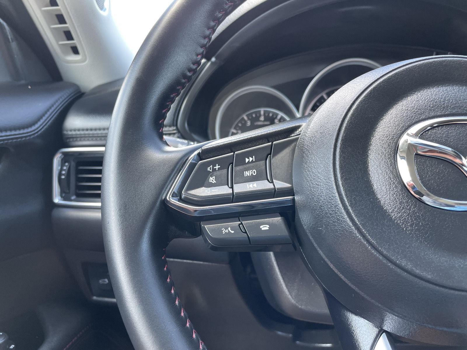 Vehicle photo 13
