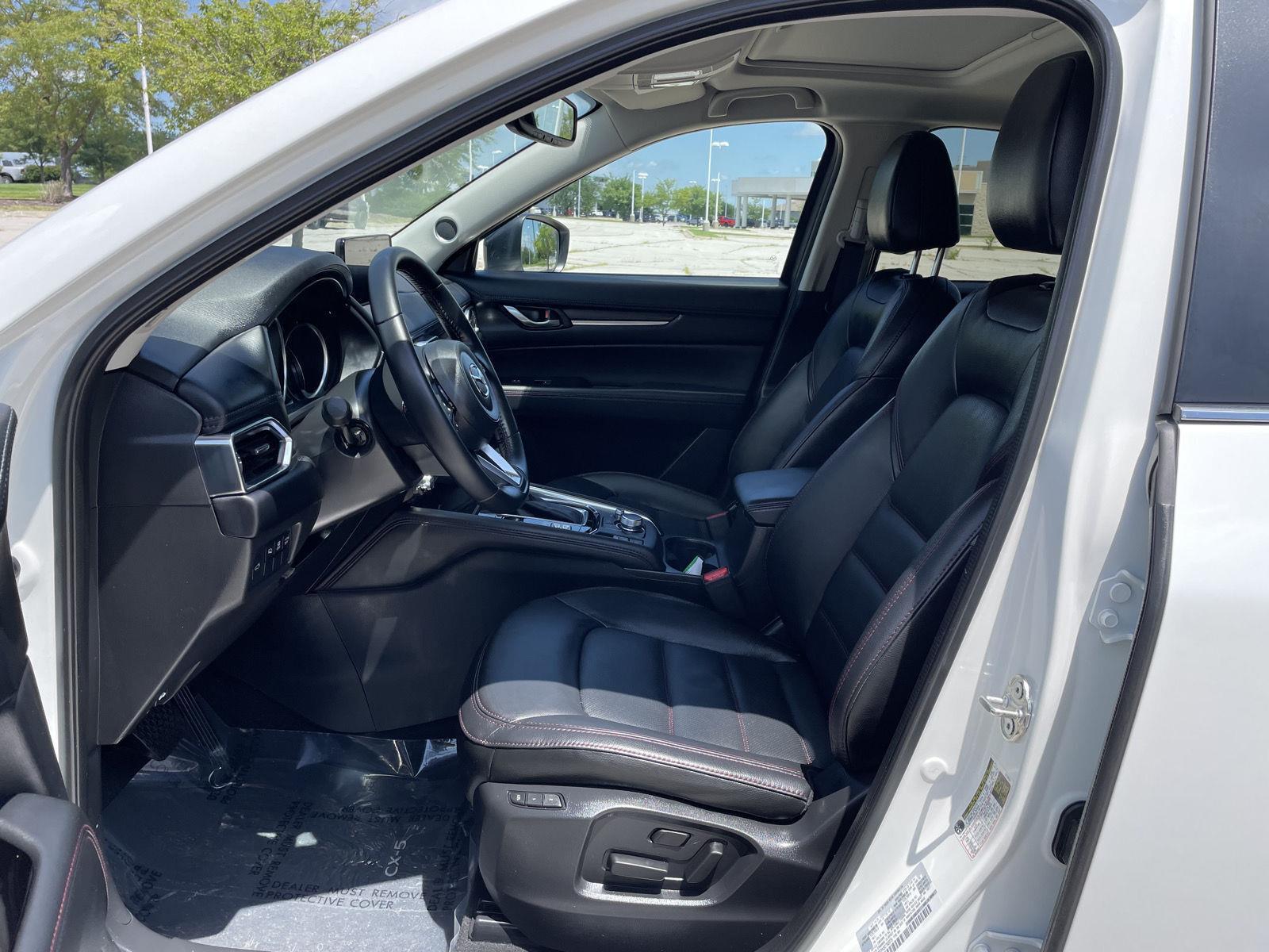 Vehicle photo 17