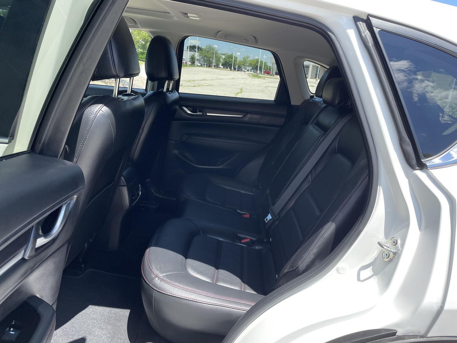 Vehicle photo 20