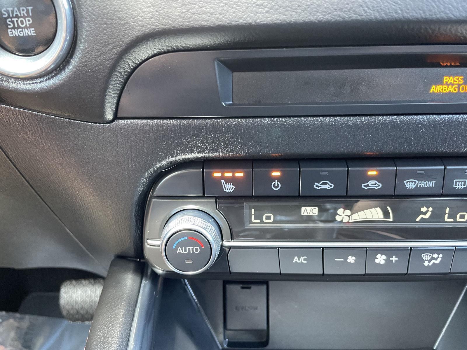 Vehicle photo 26