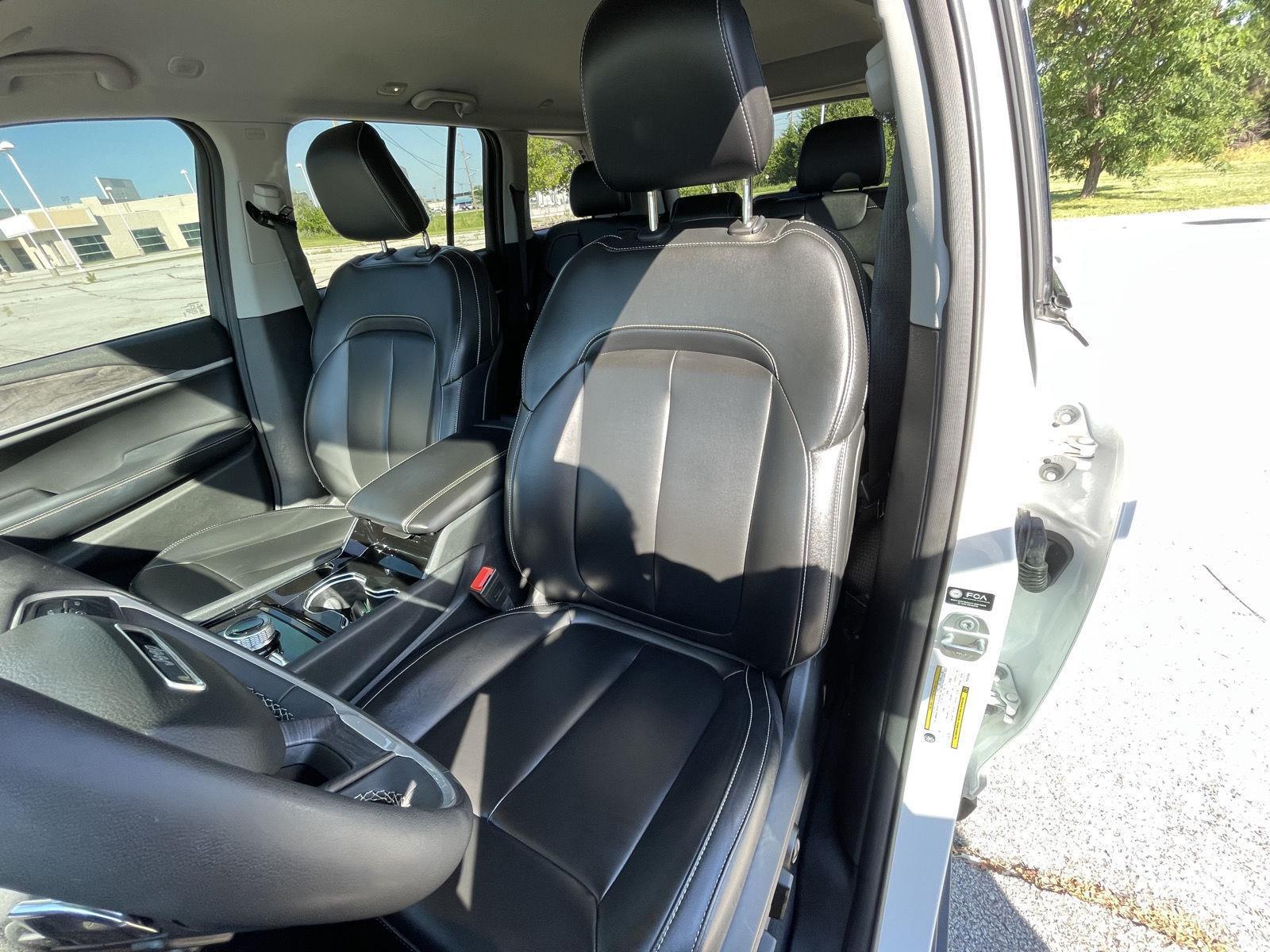 Vehicle photo 18
