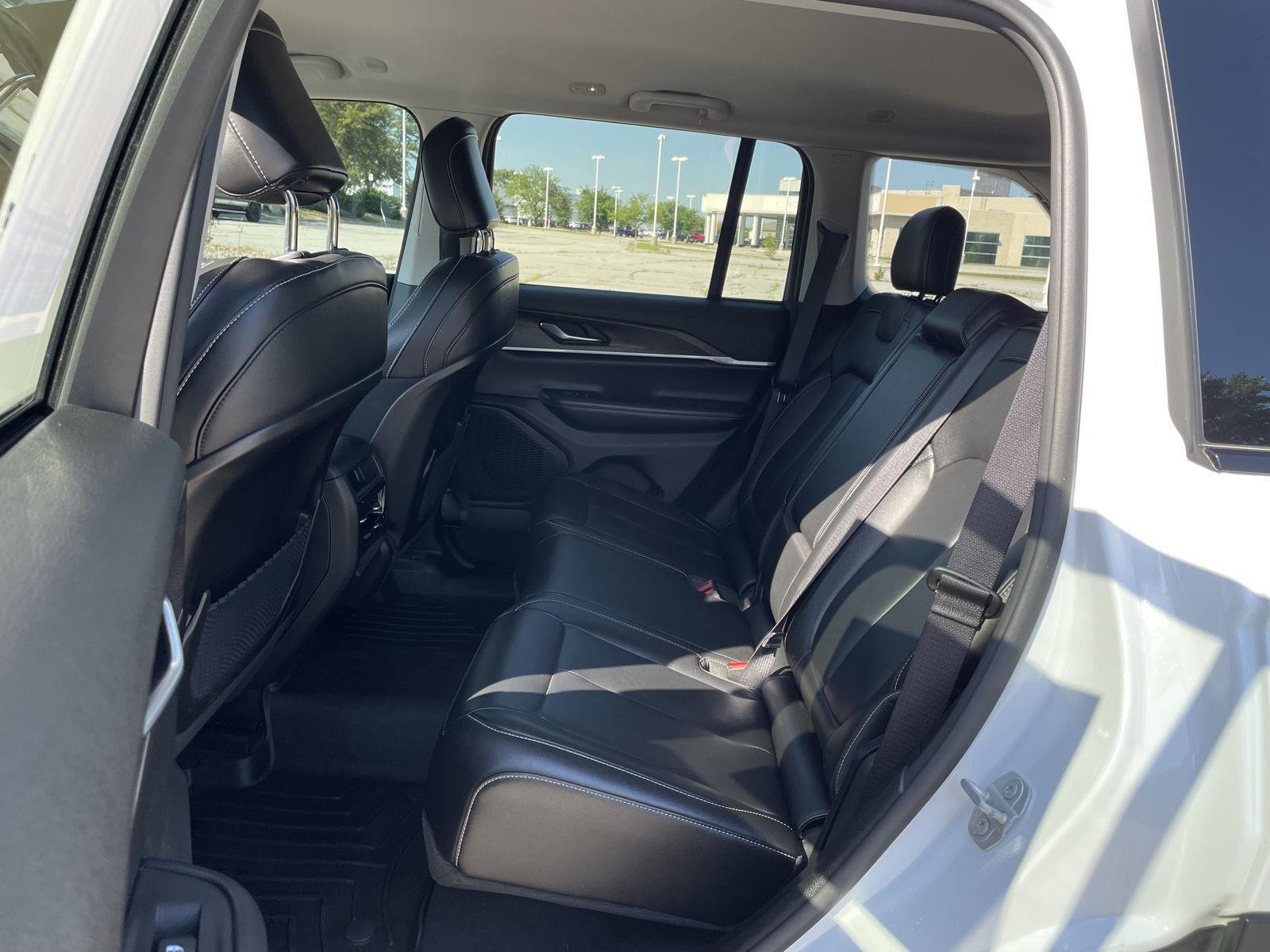Vehicle photo 20