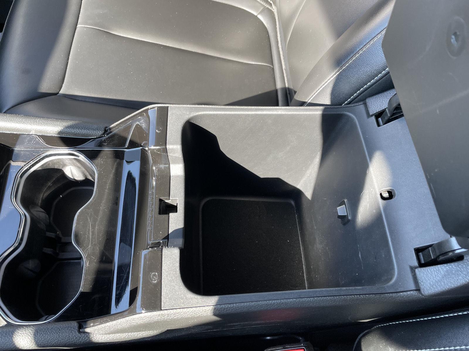 Vehicle photo 31