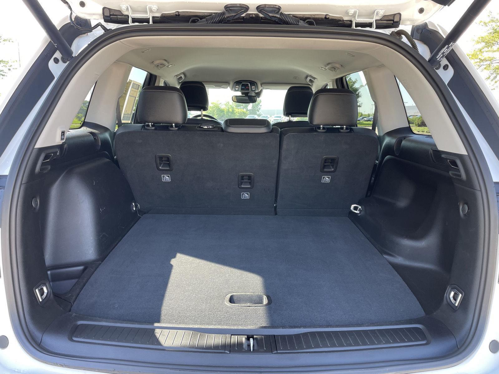 Vehicle photo 35