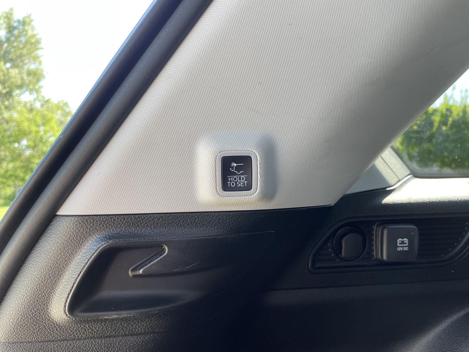 Vehicle photo 36