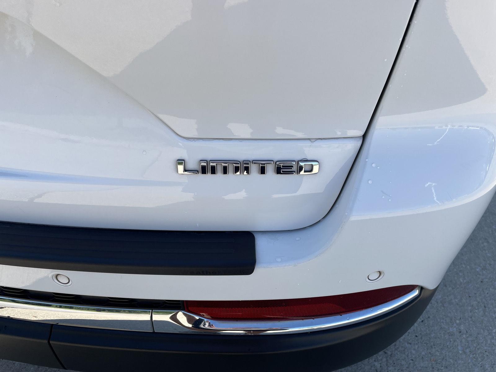 Vehicle photo 38