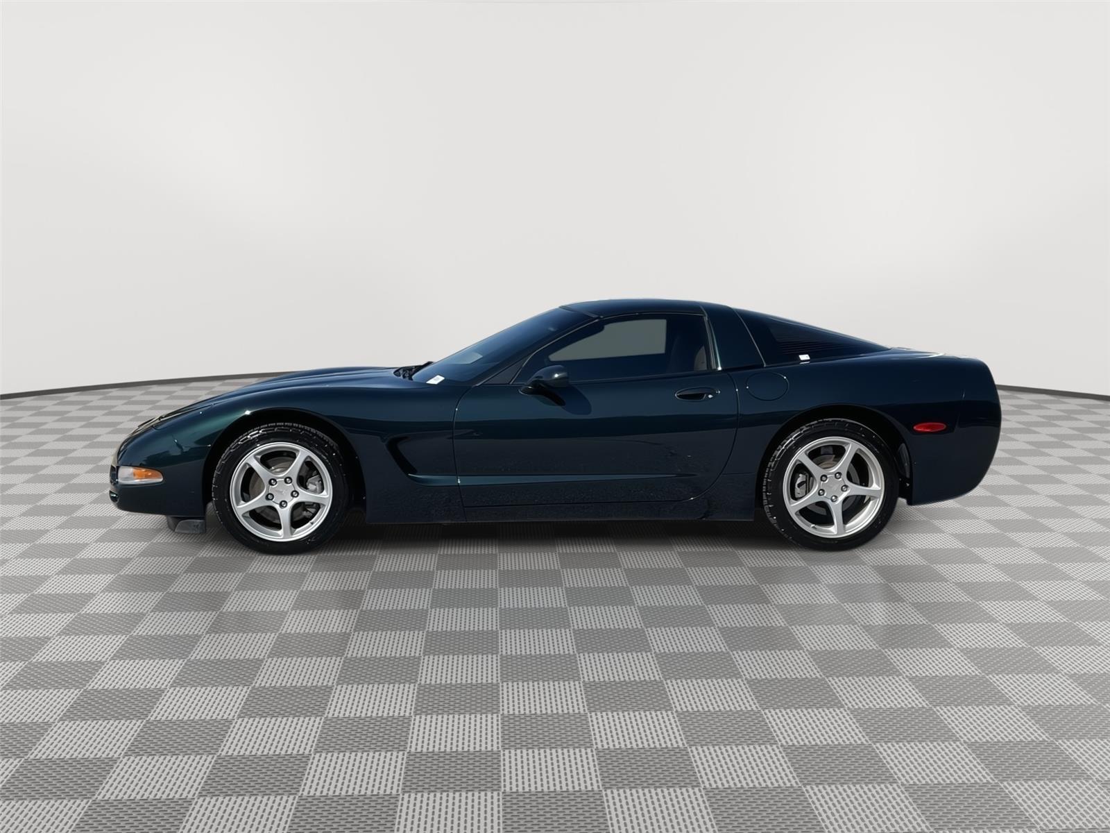 Vehicle photo 2