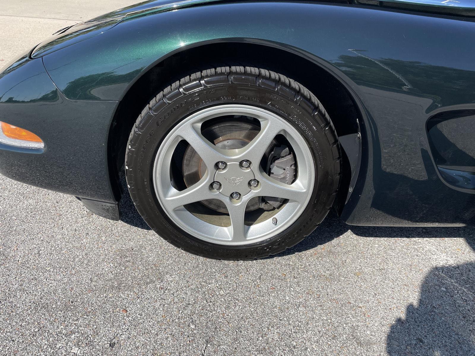 Vehicle photo 10