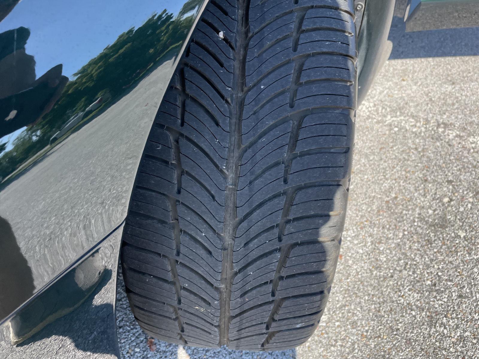 Vehicle photo 11