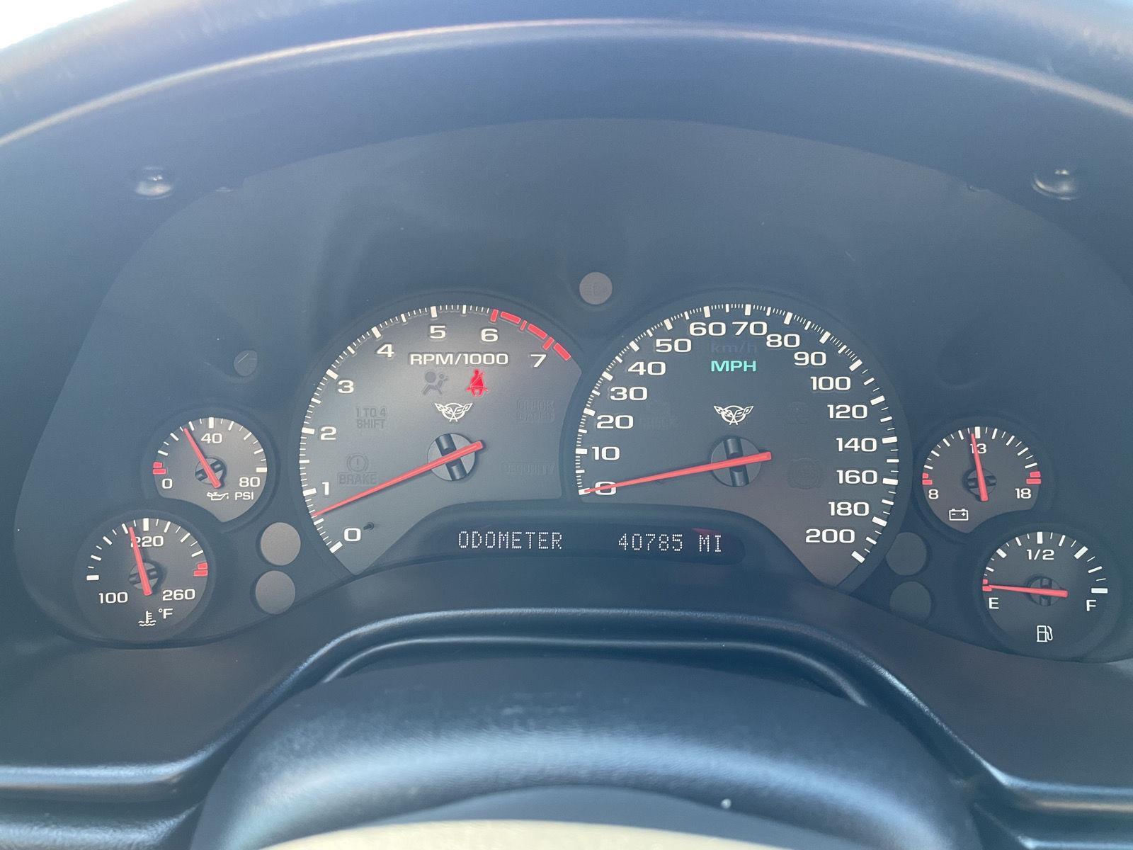 Vehicle photo 13