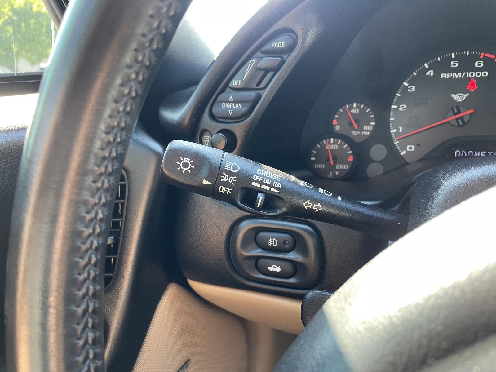 Vehicle photo 14
