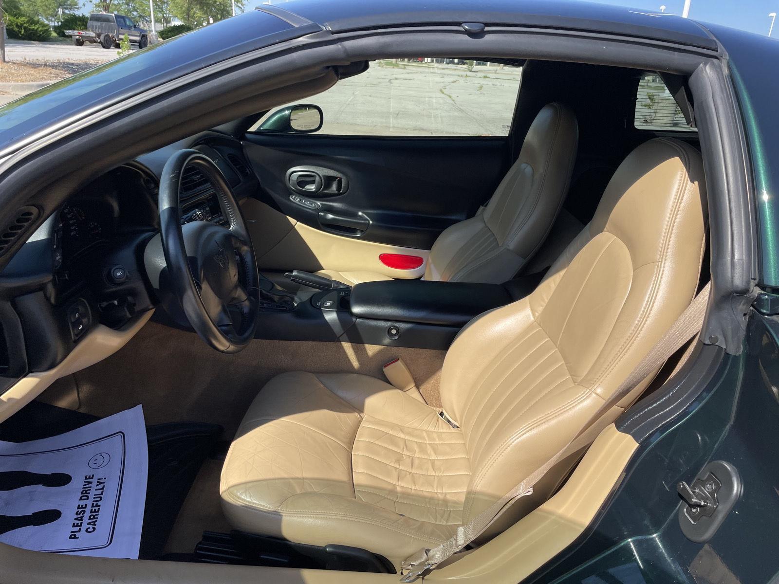 Vehicle photo 15